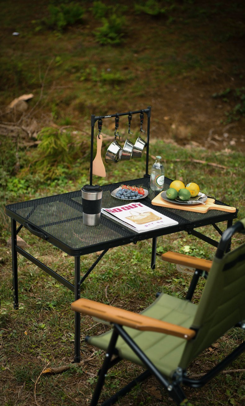 Outdoor Barbecue Simple Camping Folding Table Iron Mesh Top Folding Picnic Table
